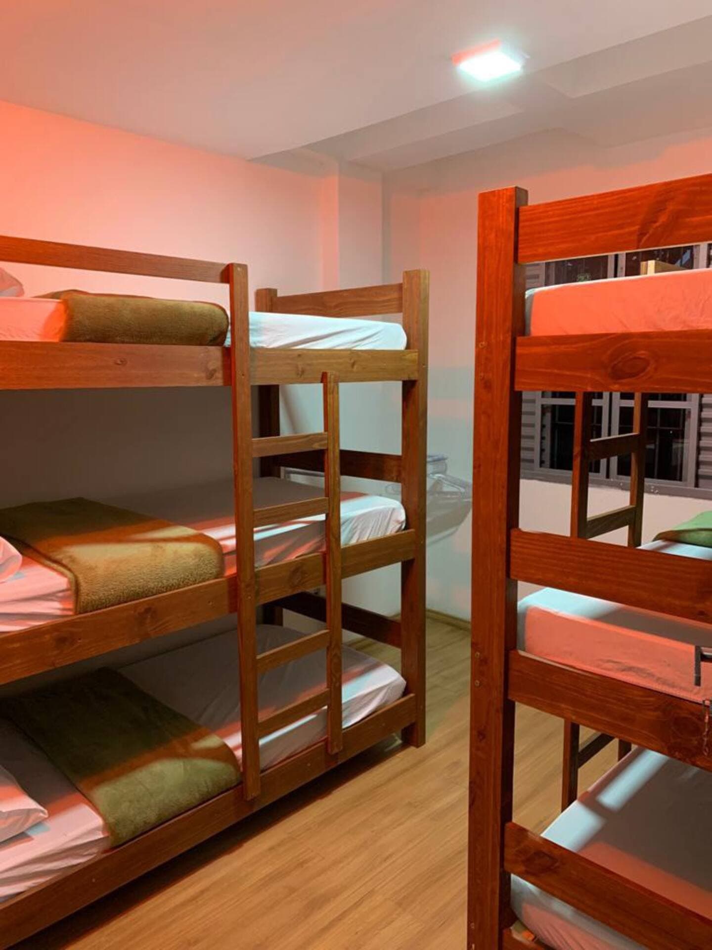 Quarto confortável e acolhedor