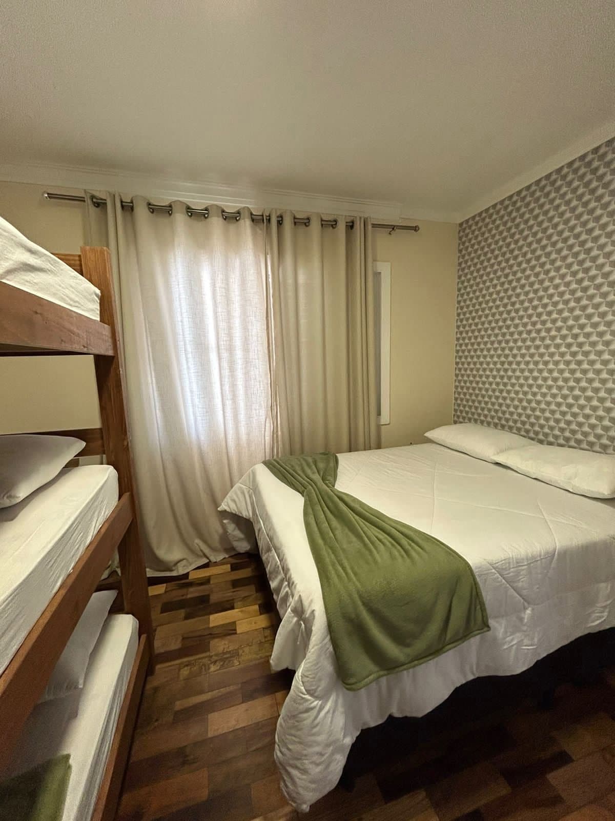 Quarto confortável e acolhedor