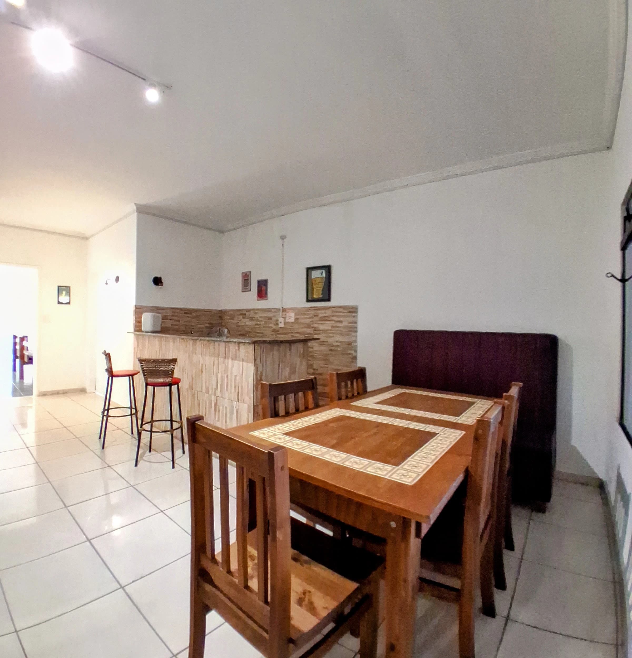 Hospedagem em Jabaquara SP - Sala de Jantar Click Hostel